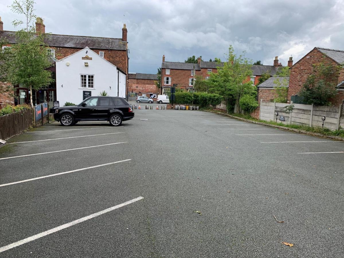 George And Dragon Bed & Breakfast Tarvin Bagian luar foto