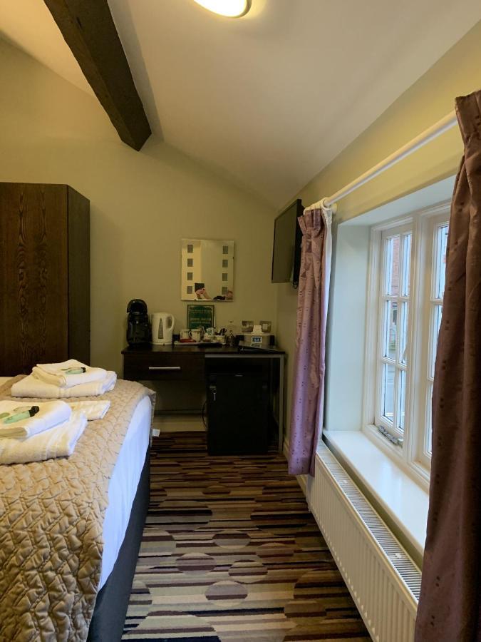 George And Dragon Bed & Breakfast Tarvin Bagian luar foto